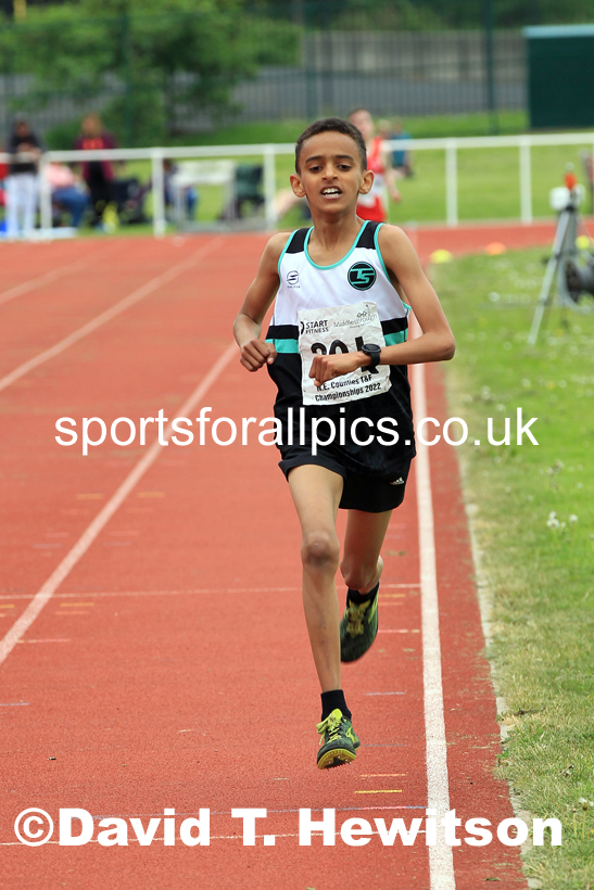 Men and Boys 3000 metres, 2022 North Eastern Track and Field Champs., Middlesbrough. David T. Hewitson/Sports for All Pics